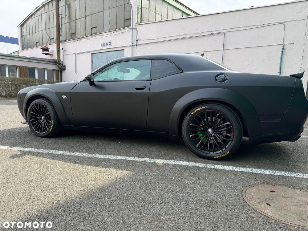 Dodge Challenger - 6