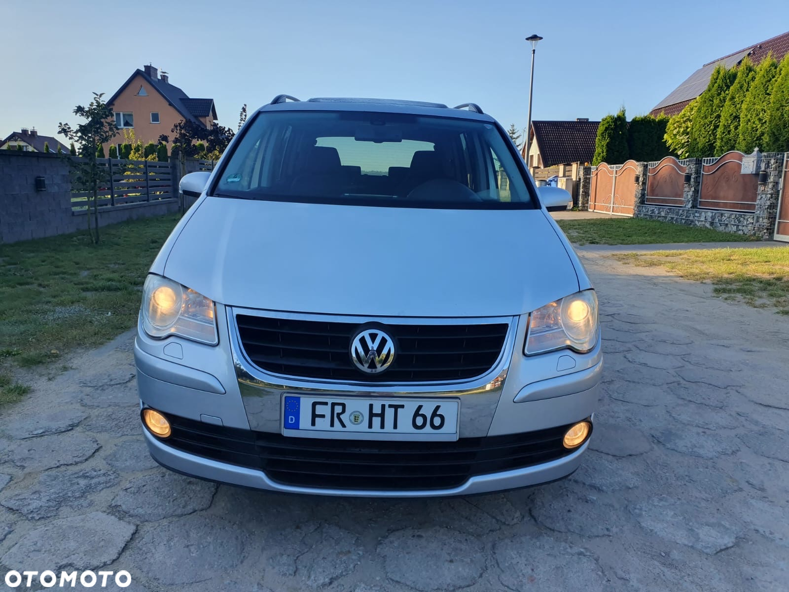 Volkswagen Touran 2.0 TDI DPF United - 5