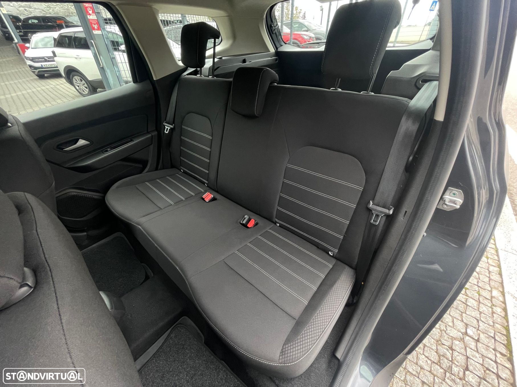 Dacia Duster 1.0 TCe Comfort - 33
