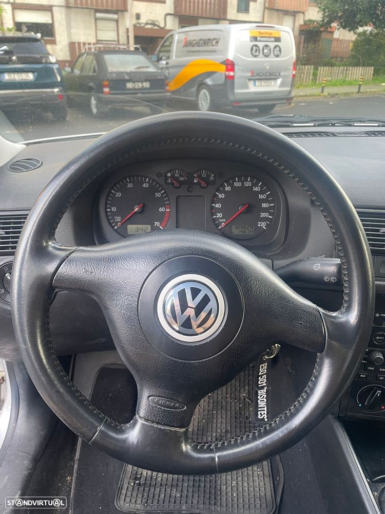 VW Golf 1.4i 25 Anos - 11