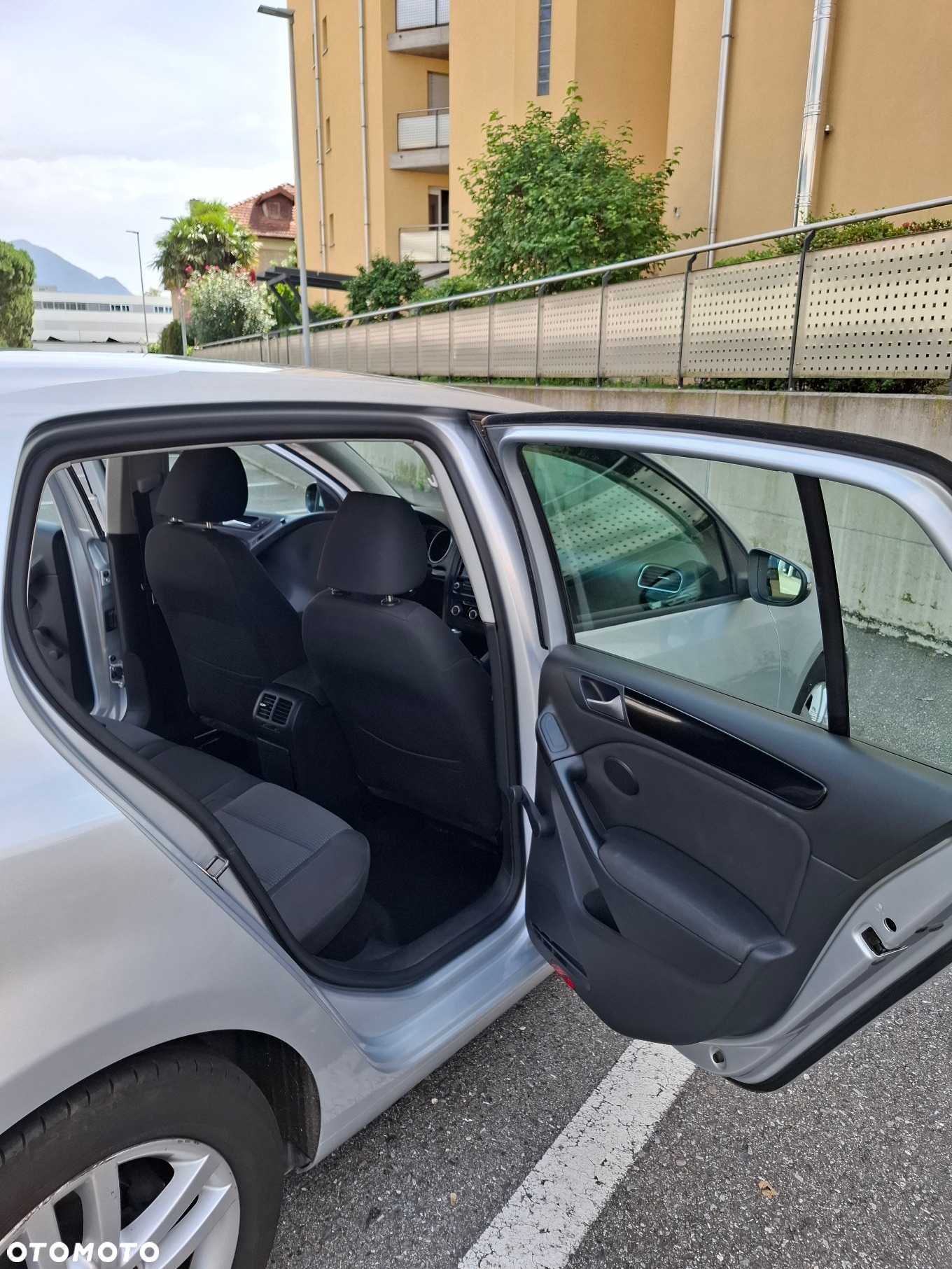 Volkswagen Golf VI 1.6 TDI Comfortline - 14