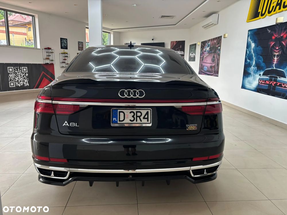 Audi A8 - 8