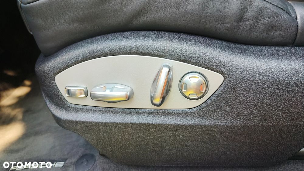 Porsche Macan T - 19