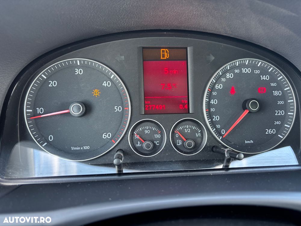 Volkswagen Touran - 8