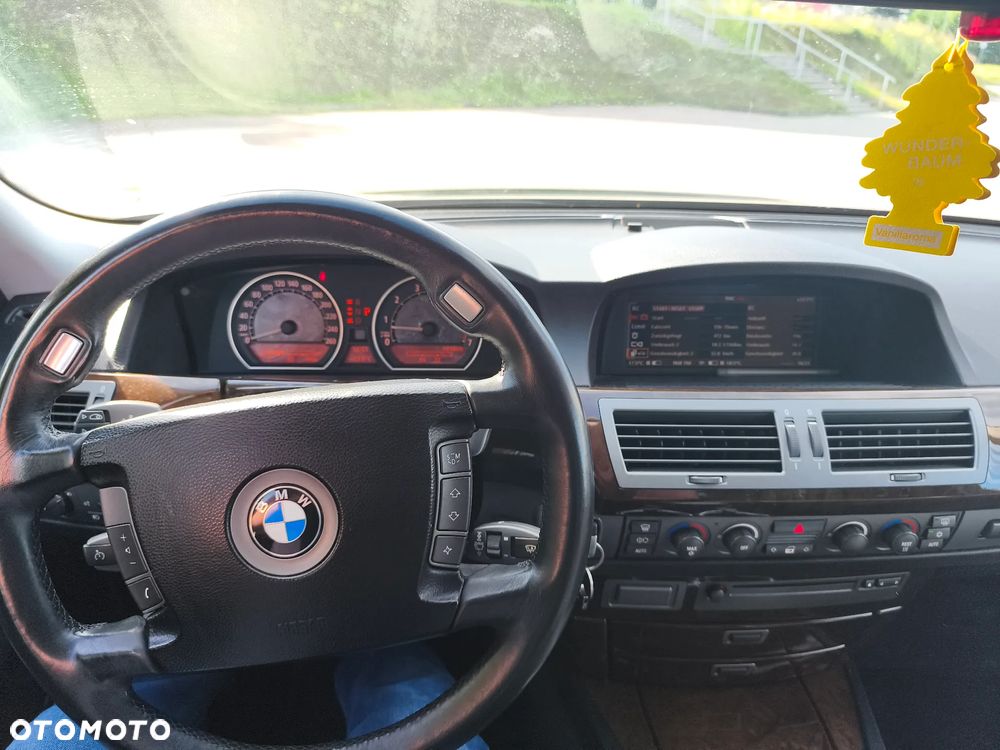 BMW Seria 7 745i - 13