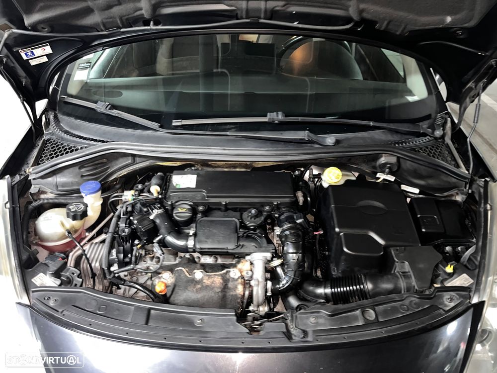Peugeot 207 1.4 HDi Urban - 10