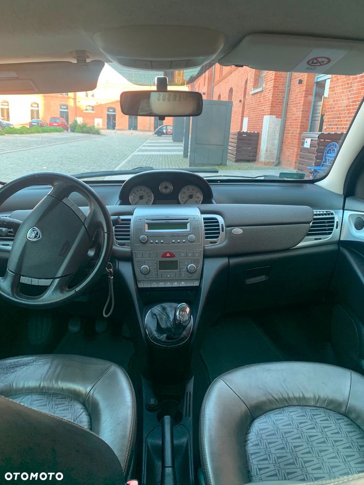 Lancia Ypsilon 1.4 16V Versus (4 os.) - 11