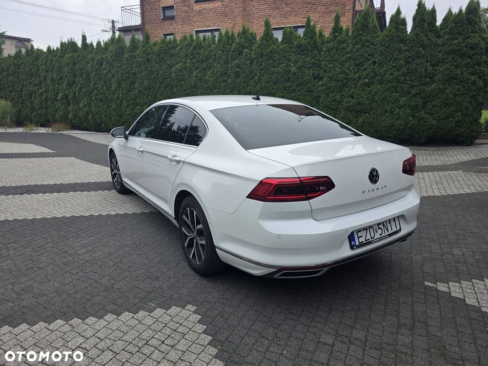 Volkswagen Passat 2.0 TDI Elegance DSG - 5