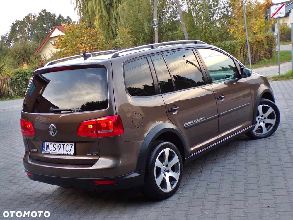 Volkswagen Touran 2.0 TDI DPF DSG Cross - 12