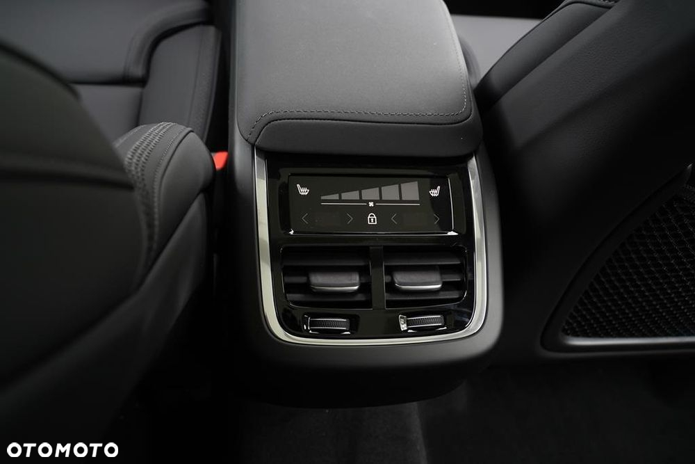 Volvo XC 60 B5 B AWD Ultra Dark - 10