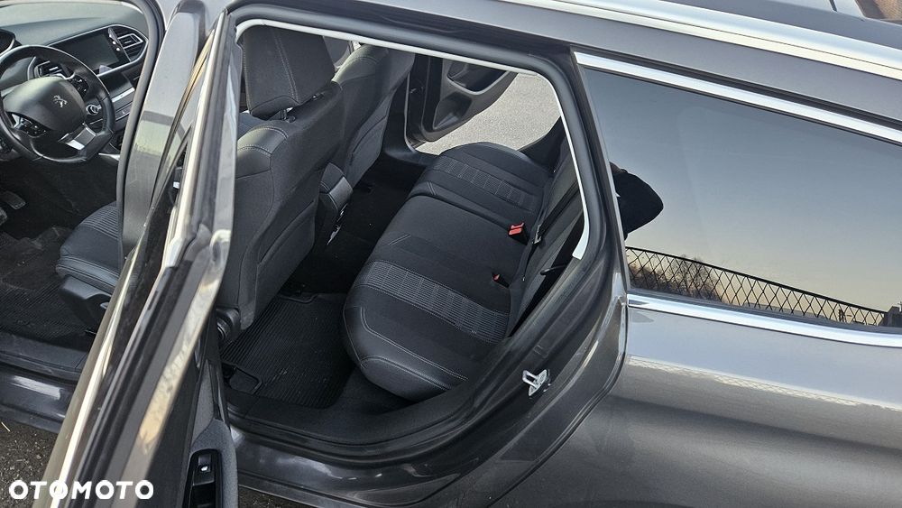 Peugeot 308 PureTech 130 EAT8 Allure - 10