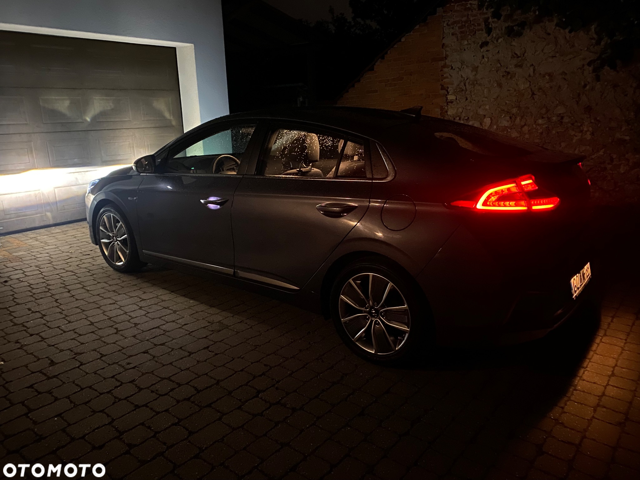 Hyundai IONIQ hybrid Premium - 17