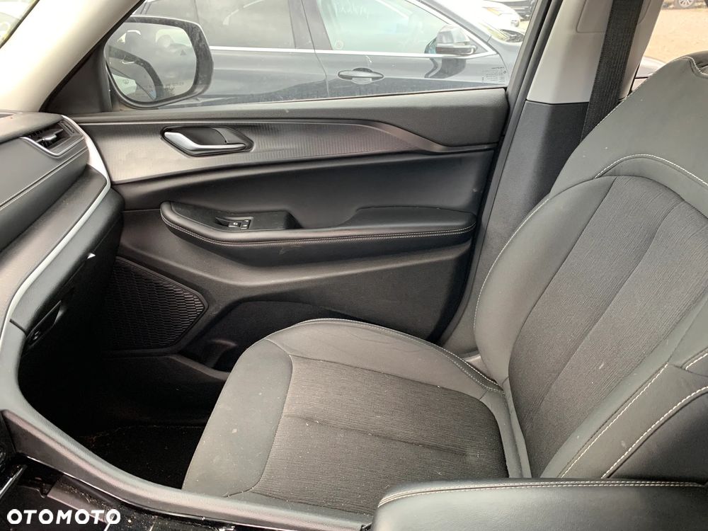 Jeep Grand Cherokee - 14