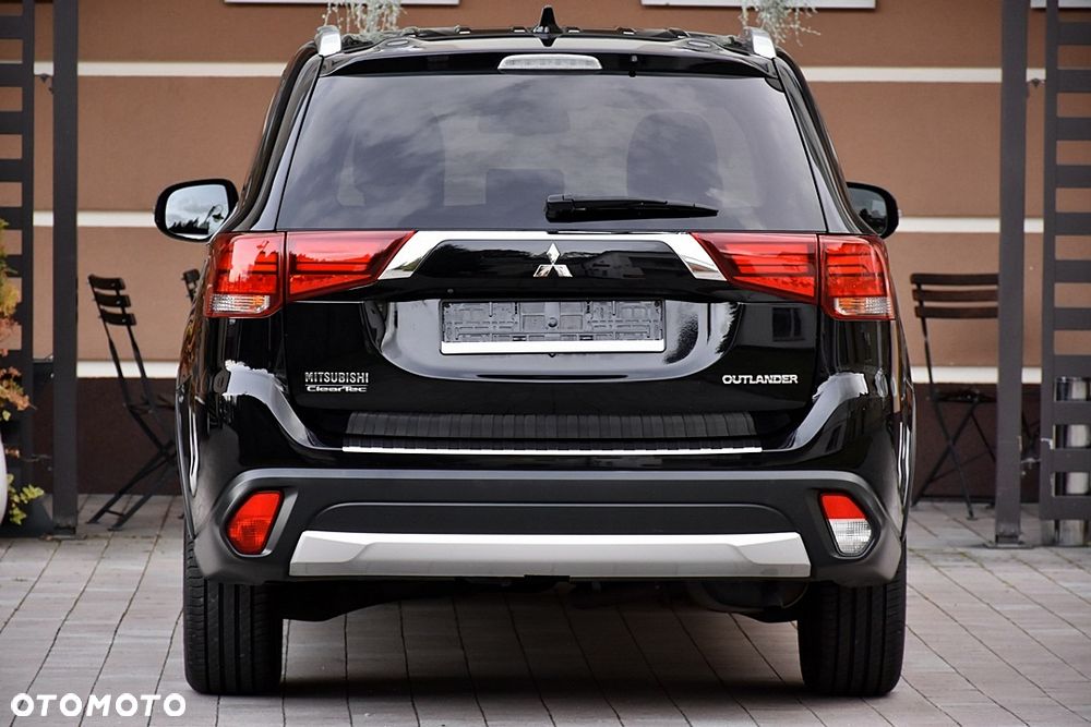 Mitsubishi Outlander 2.0 Invite + 2WD - 15