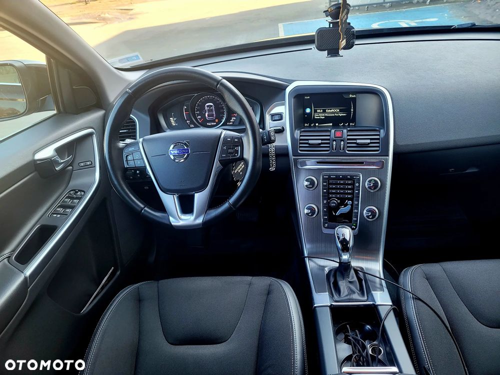 Volvo XC 60 D4 Geartronic Summum - 10