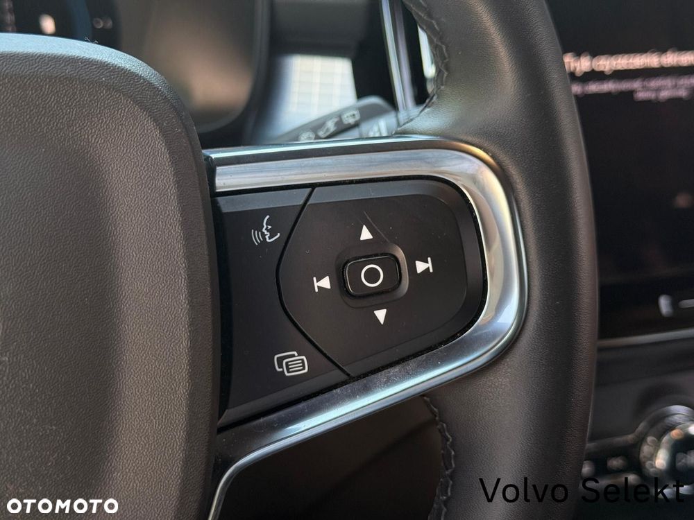 Volvo XC 40 - 25