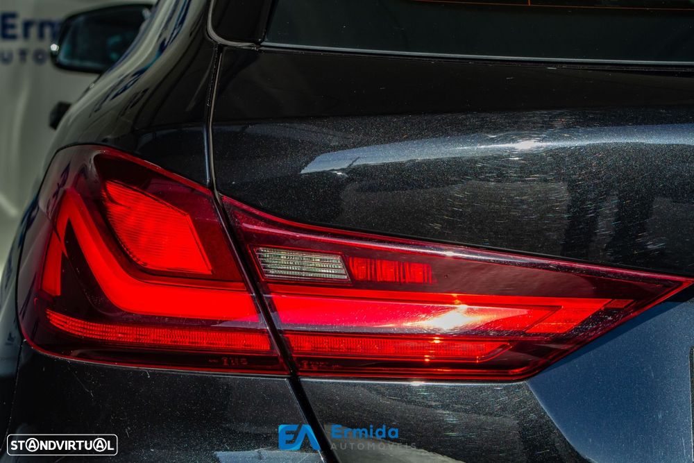 BMW 116 d Pack Desportivo M - 9