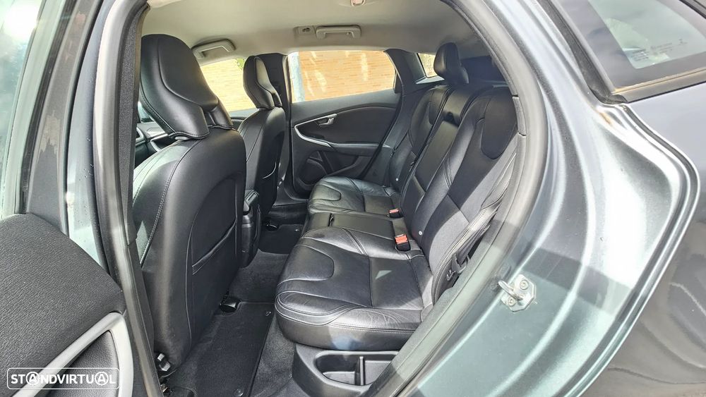 Volvo V40 1.6 D2 Momentum Eco - 21