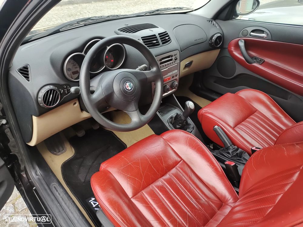 Alfa Romeo 147 1.6 TS Distinctive - 11