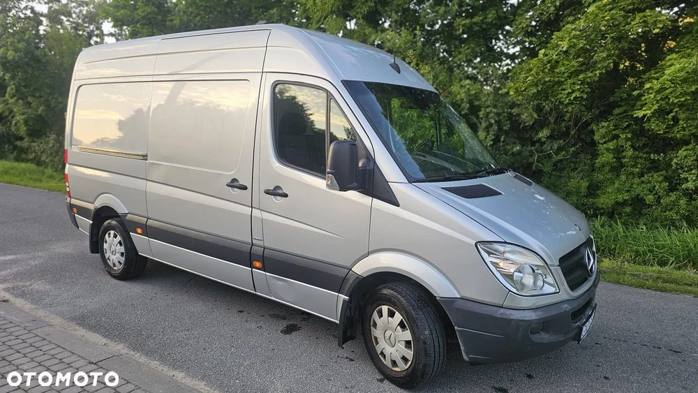 Mercedes-Benz Sprinter - 12