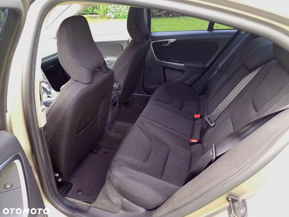 Volvo S60 D2 Kinetic - 15