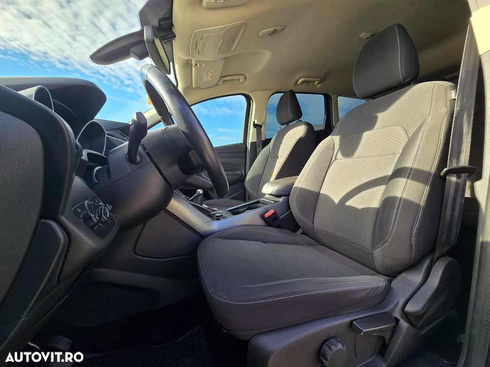 Ford Kuga 1.5 TDCi 2WD Titanium - 8