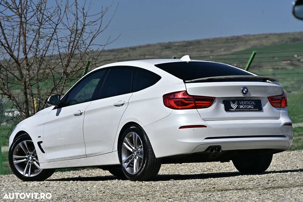 BMW Seria 3 320d Aut. Sport Line - 11