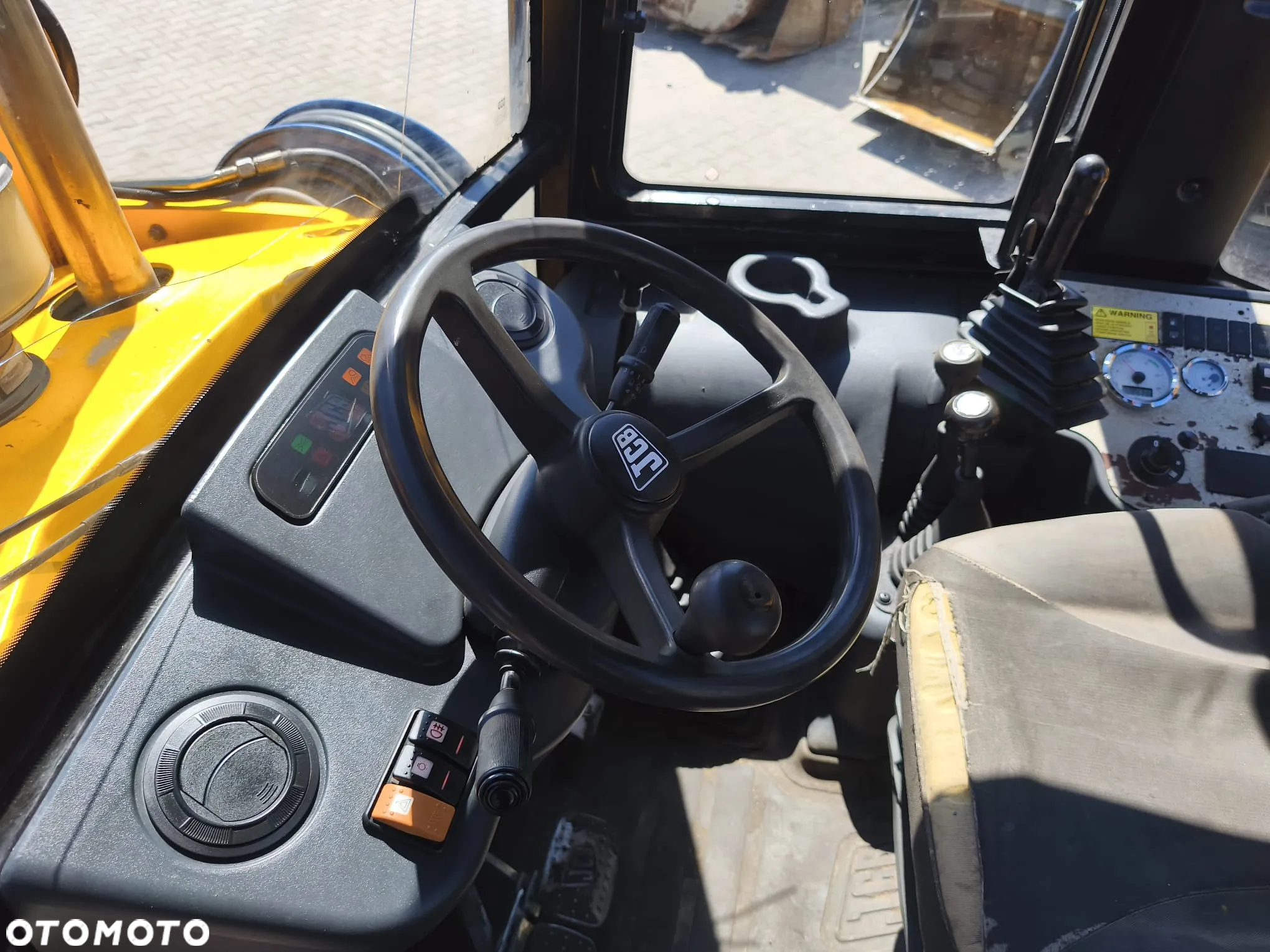 JCB 2CX - 11