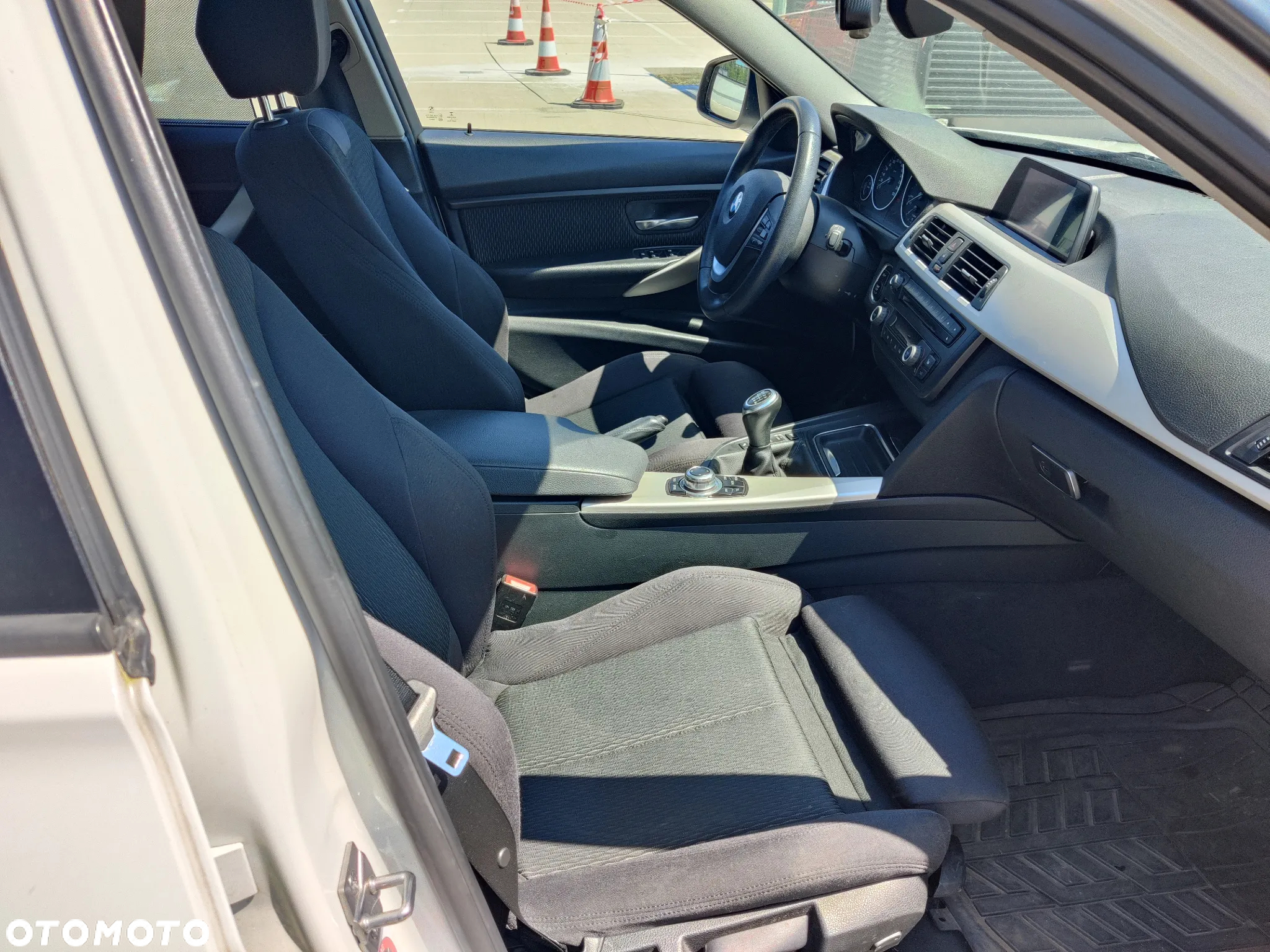 BMW Seria 3 316d Luxury Line EU6 - 38