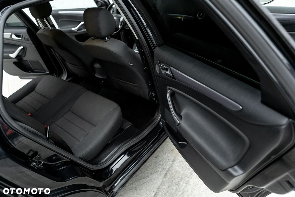 Ford Mondeo - 28