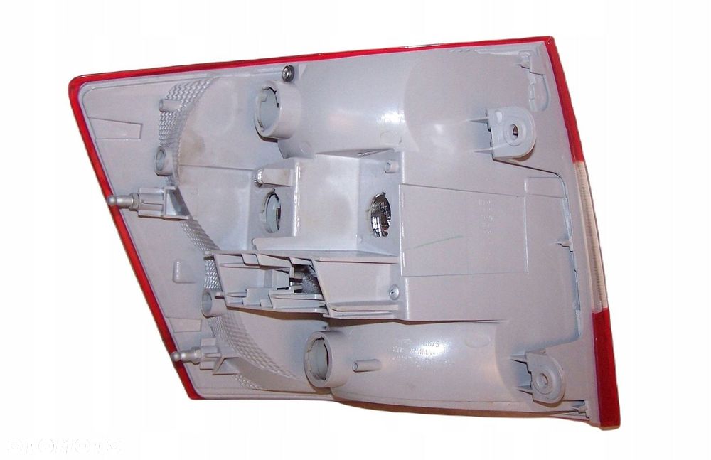 SKODA OCTAVIA III KOMBI LAMPA TYŁ TYLNA PRAWA NOWA - 2