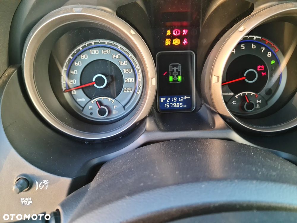 Mitsubishi Pajero - 8