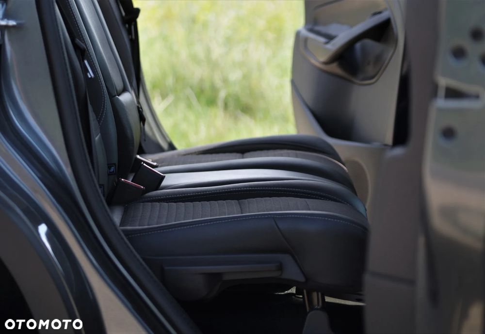 Ford Kuga - 25