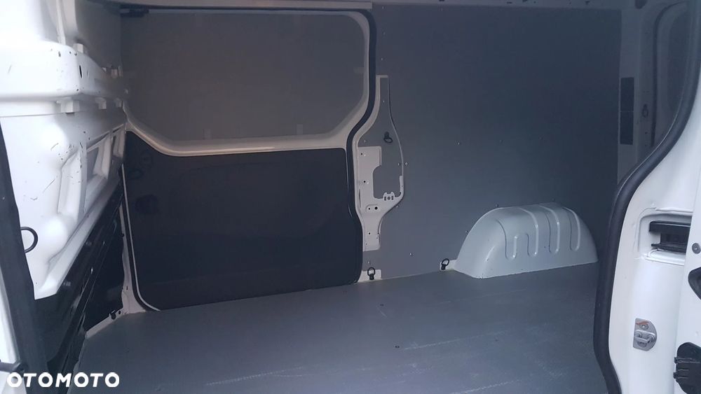 Opel Vivaro - 13