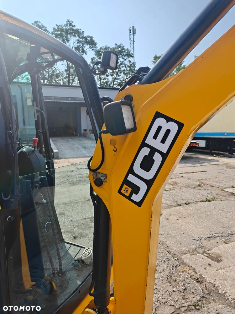 JCB 8018 gravemaster - 10