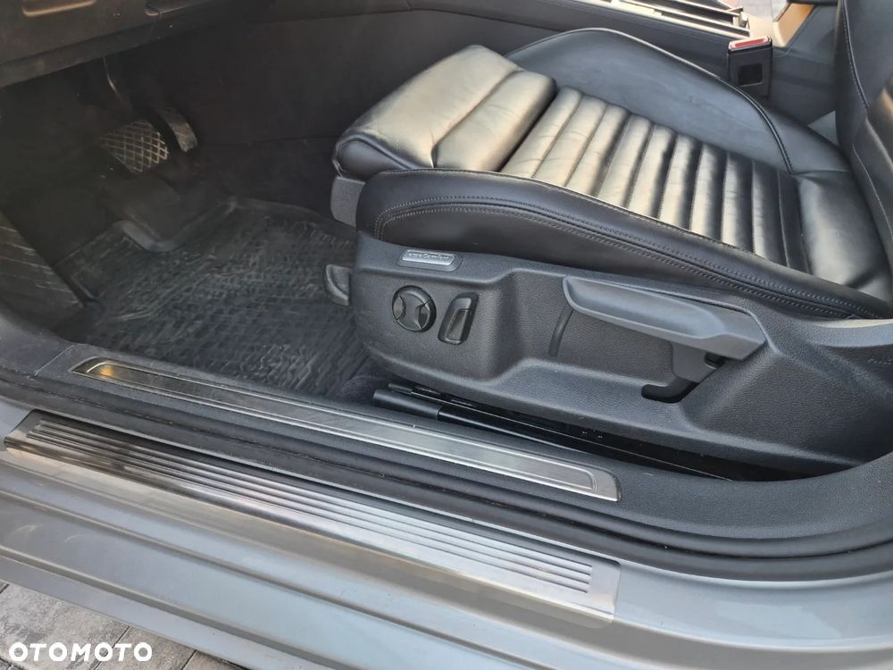 Volkswagen Passat 2.0 TDI SCR 4Mot DSG Highline - 33