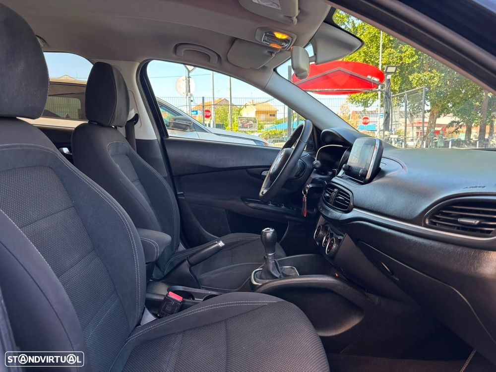 Fiat Tipo Station Wagon 1.3 M-Jet Lounge - 31