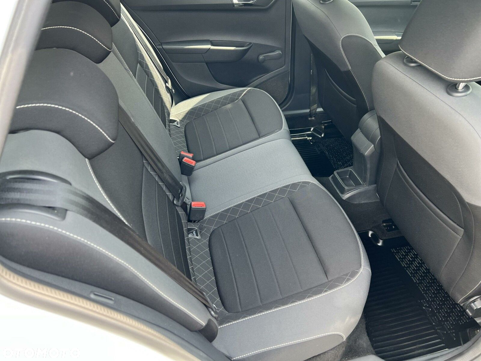 Skoda Fabia 1.0 TSI Ambition - 12