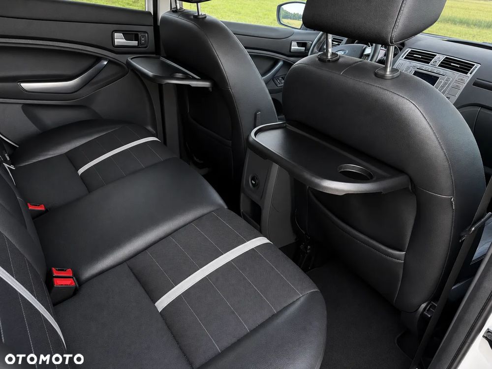Ford Kuga 2.0 TDCi 4x4 Titanium - 13