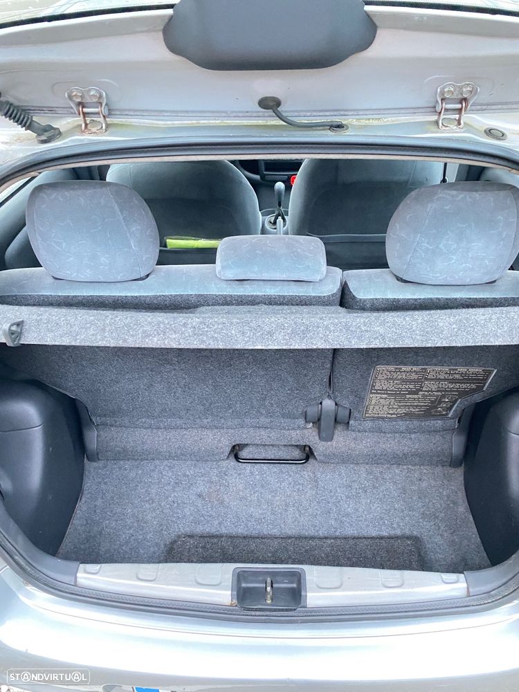 Toyota Yaris 1.0 Sol AC - 9