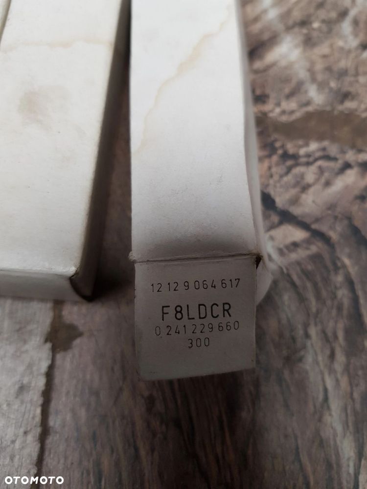 Świeca zapłonowa Bosch F8LDCR - 2