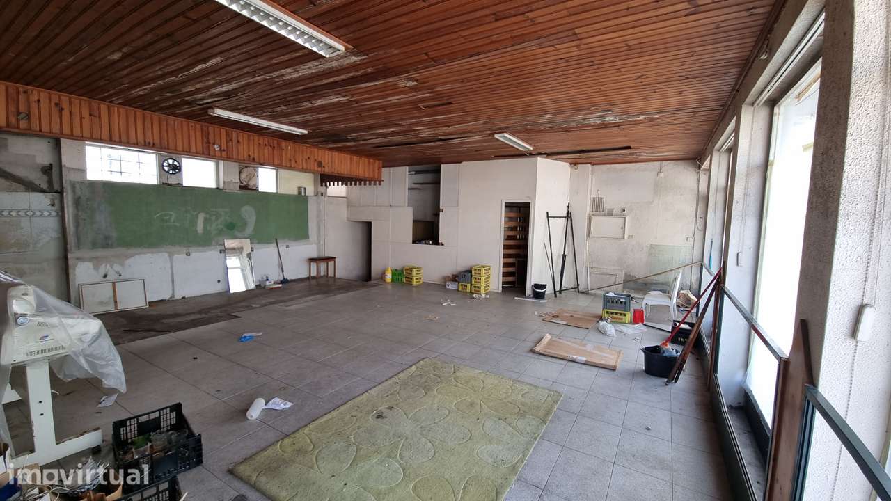 Estabelecimento Comercial com 180 m2 e Potencial para Habitação - Grande imagem: 3/14