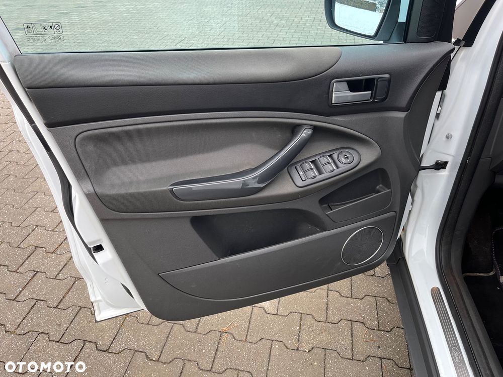 Ford Kuga 2.0 TDCi 4x4 Titanium - 17