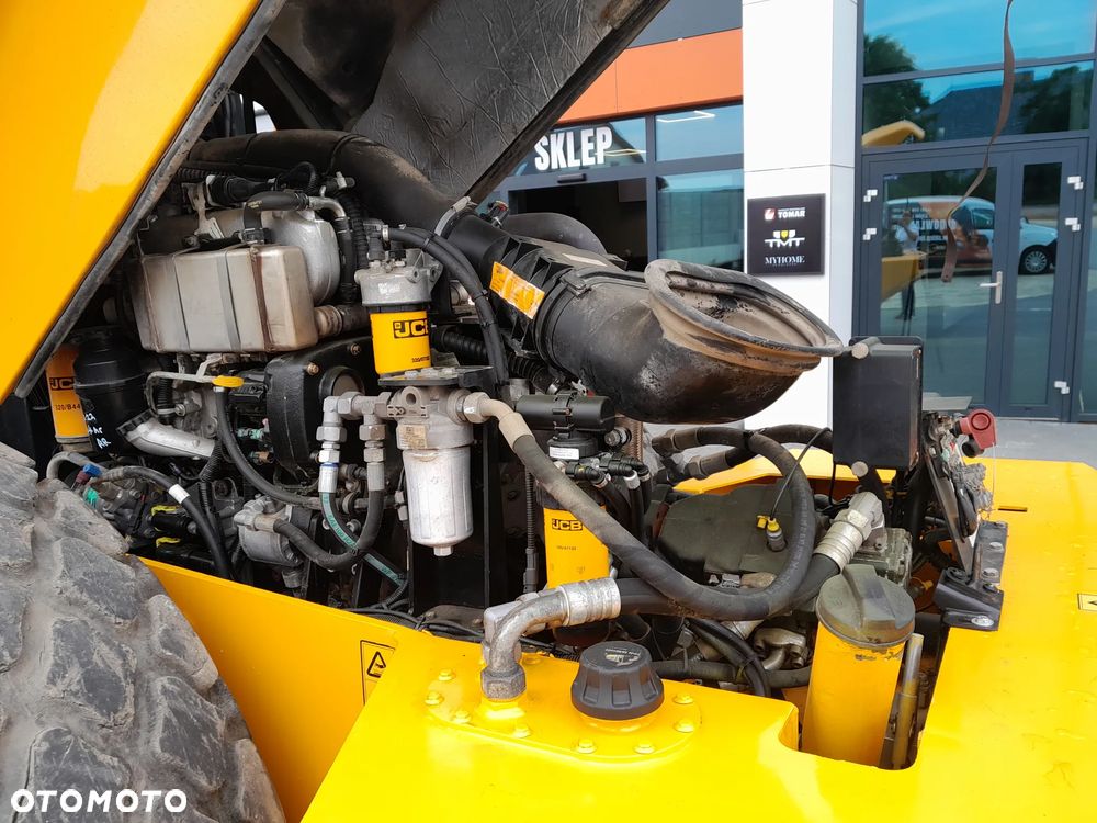 JCB VM137D - 21