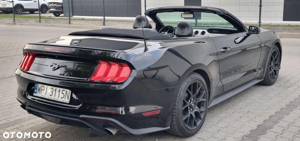 Ford Mustang - 10