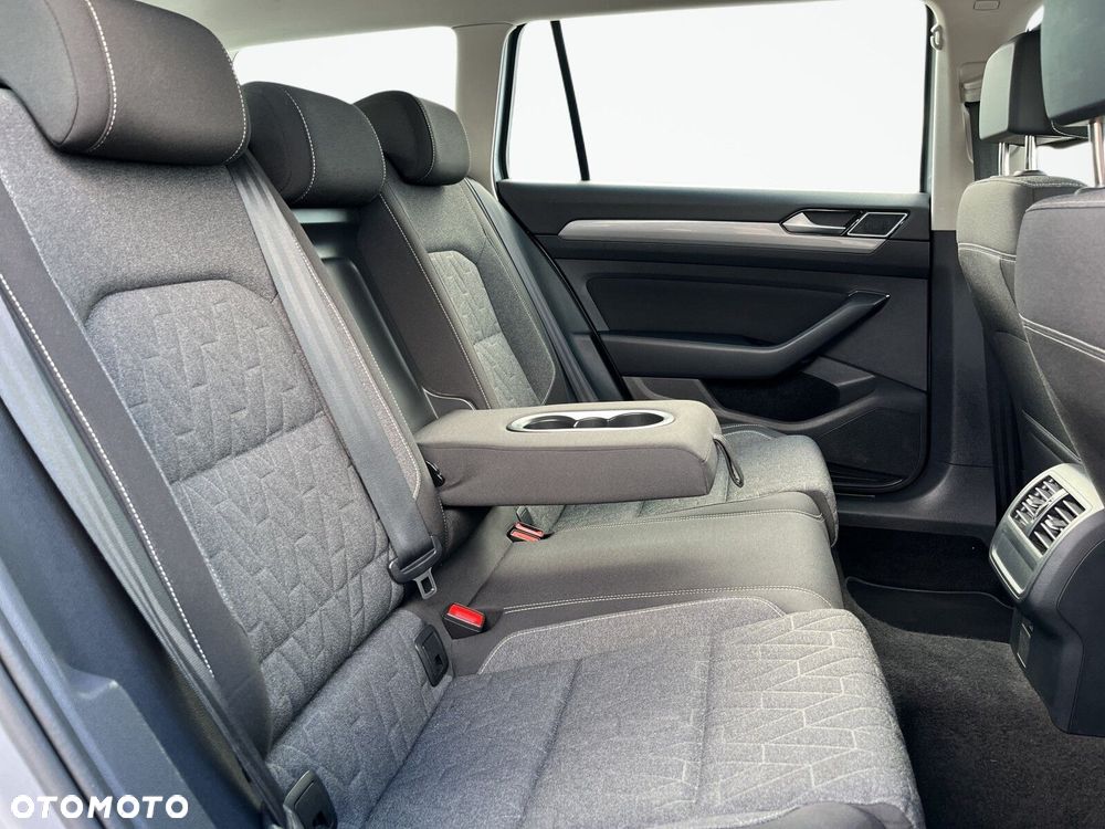 Volkswagen Passat Variant 1.5 TSI EVO Business DSG - 20