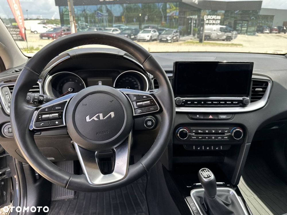 Kia Ceed - 13
