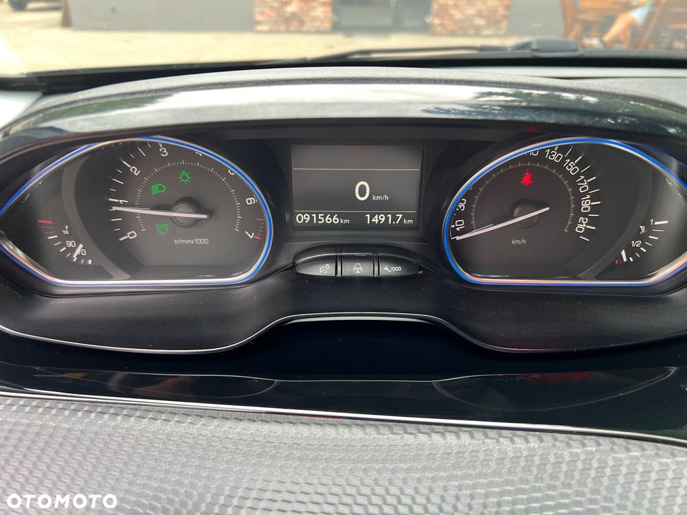 Peugeot 2008 PureTech 130 Stop&Start Allure - 25