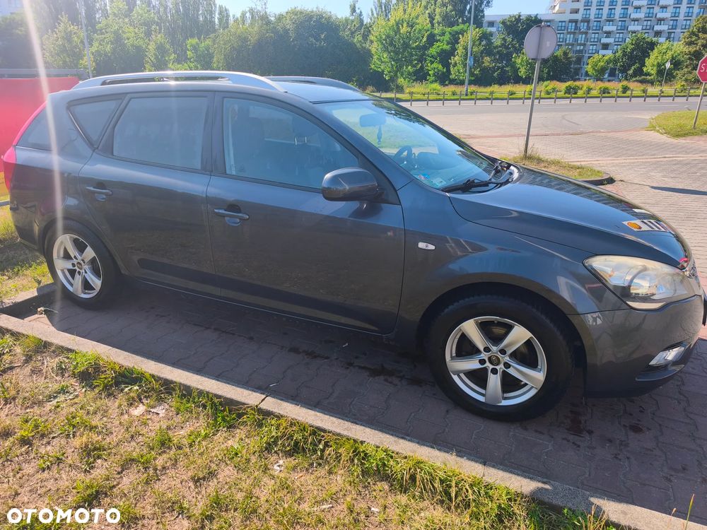 Kia Ceed 1.6 L - 10