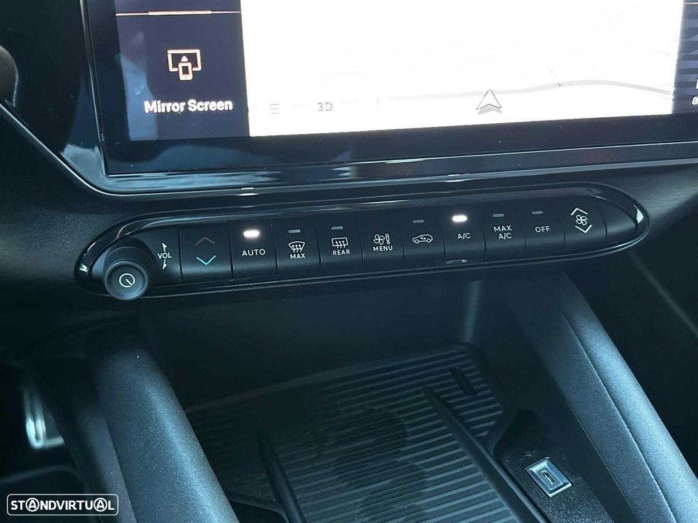 Alfa Romeo Junior 1.2 Speciale eDCT6 — fotografia 14